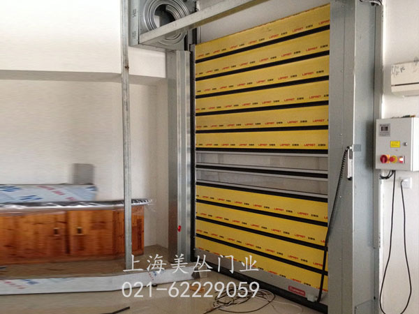 硬質(zhì)高速門(mén)